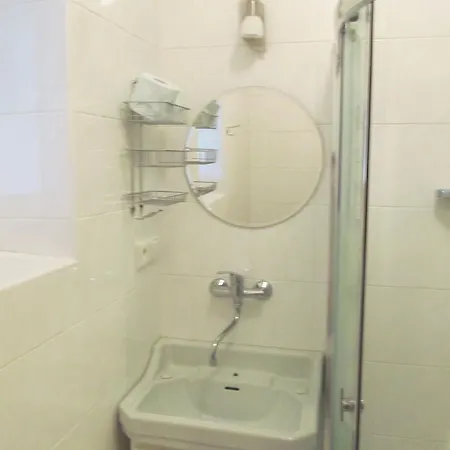 奥特维克膳食公寓酒店 Trhové Sviny