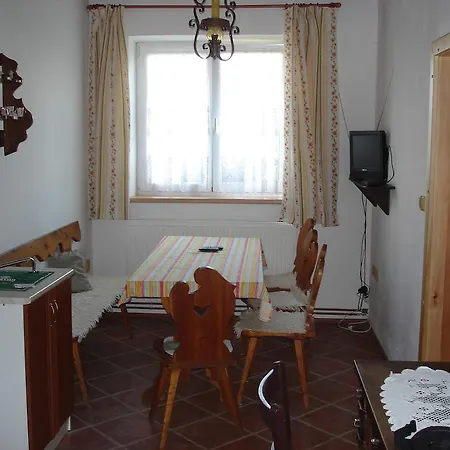 奥特维克膳食公寓酒店 Trhové Sviny